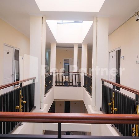Отель Griya Loka 2 Syariah Near Simpang Lima Mitra Reddoorz Семаранг Экстерьер фото
