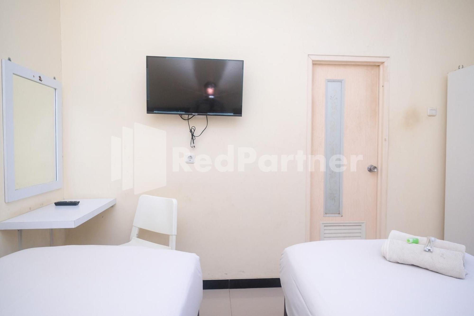 Отель Griya Loka 2 Syariah Near Simpang Lima Mitra Reddoorz Семаранг Экстерьер фото