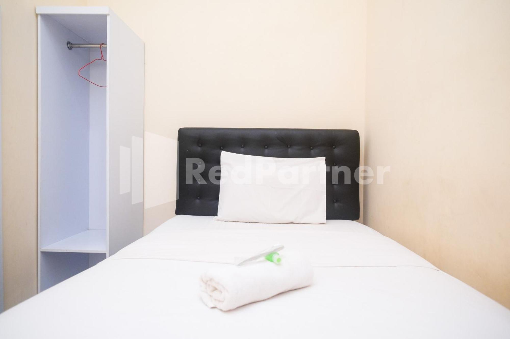 Отель Griya Loka 2 Syariah Near Simpang Lima Mitra Reddoorz Семаранг Экстерьер фото