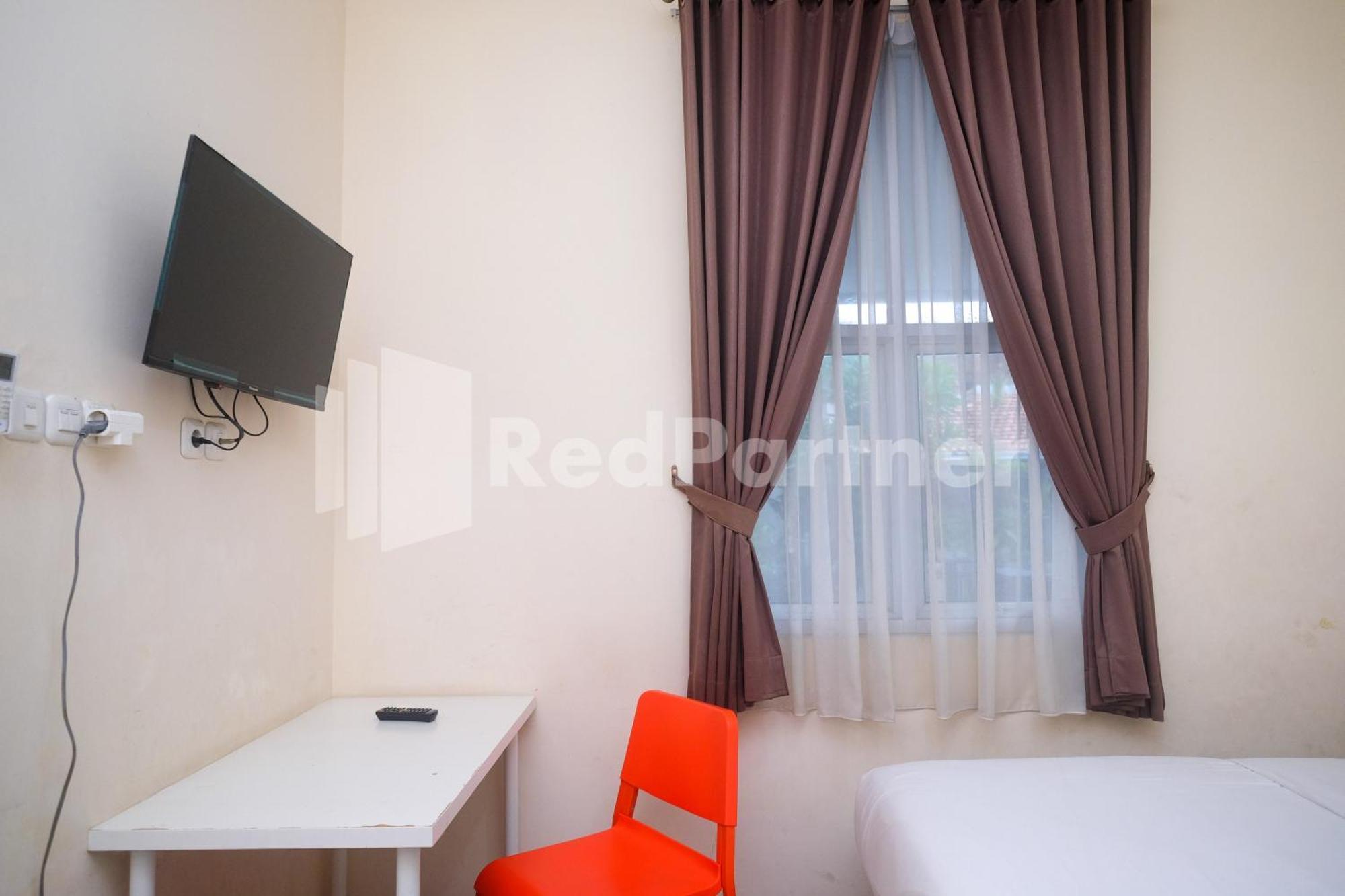 Отель Griya Loka 2 Syariah Near Simpang Lima Mitra Reddoorz Семаранг Экстерьер фото