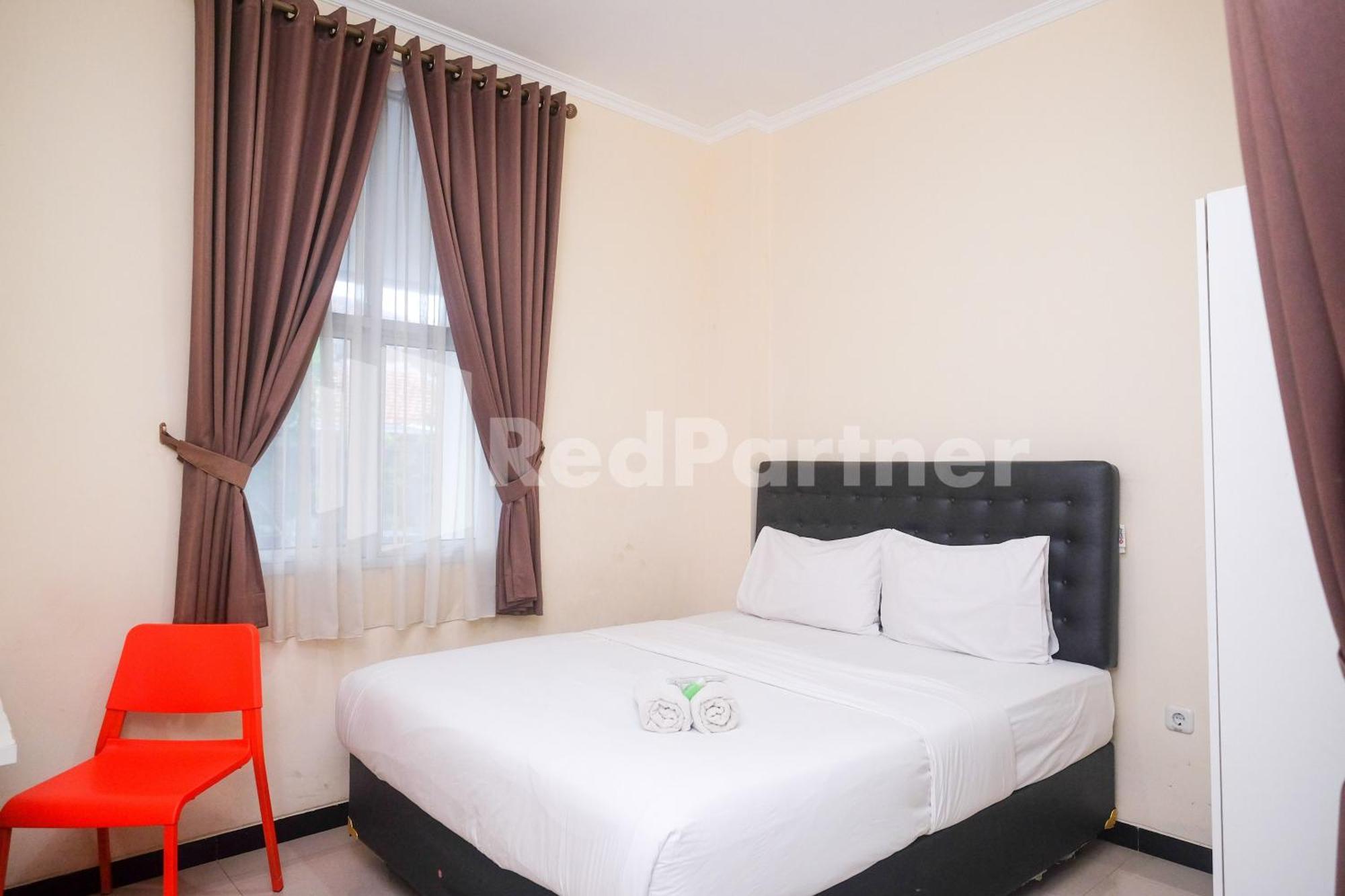 Отель Griya Loka 2 Syariah Near Simpang Lima Mitra Reddoorz Семаранг Экстерьер фото