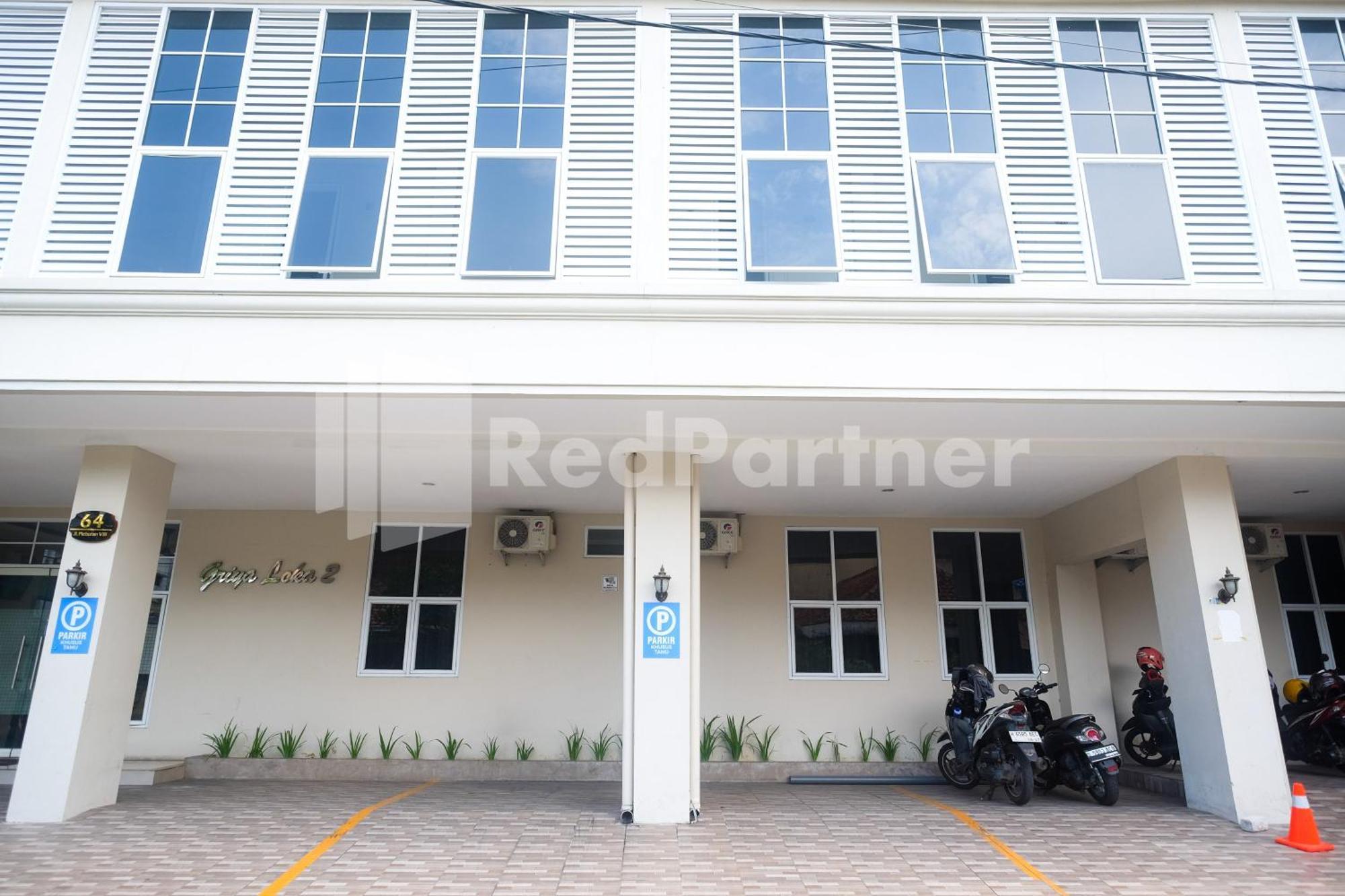 Отель Griya Loka 2 Syariah Near Simpang Lima Mitra Reddoorz Семаранг Экстерьер фото