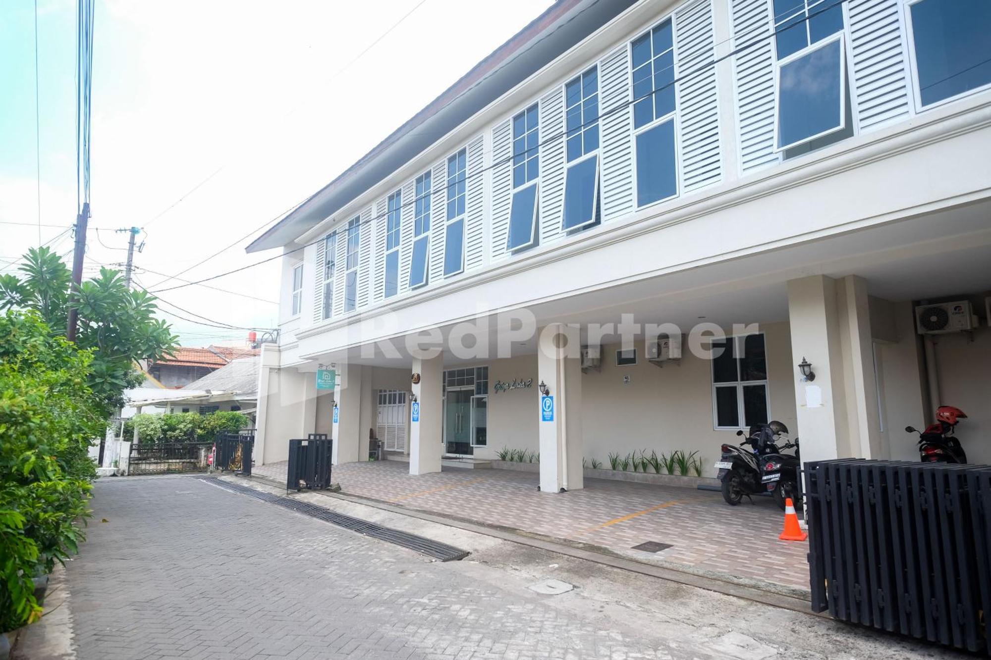 Отель Griya Loka 2 Syariah Near Simpang Lima Mitra Reddoorz Семаранг Экстерьер фото