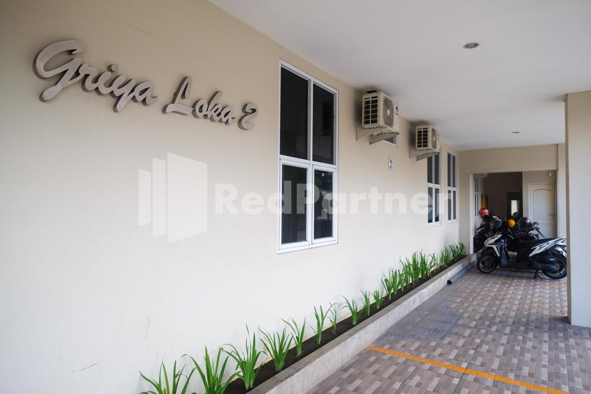 Отель Griya Loka 2 Syariah Near Simpang Lima Mitra Reddoorz Семаранг Экстерьер фото