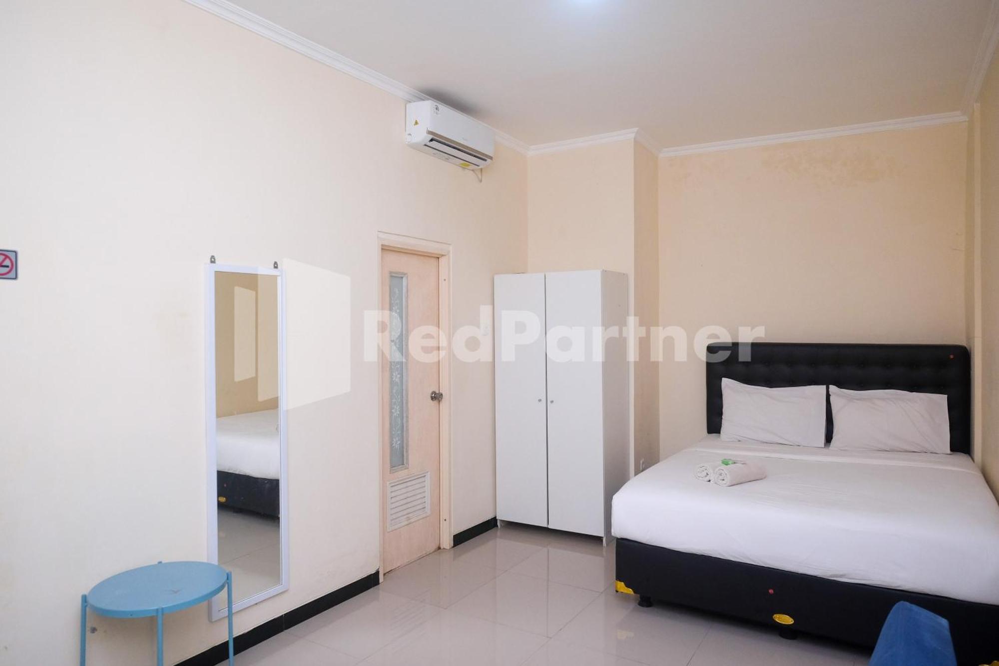 Отель Griya Loka 2 Syariah Near Simpang Lima Mitra Reddoorz Семаранг Экстерьер фото