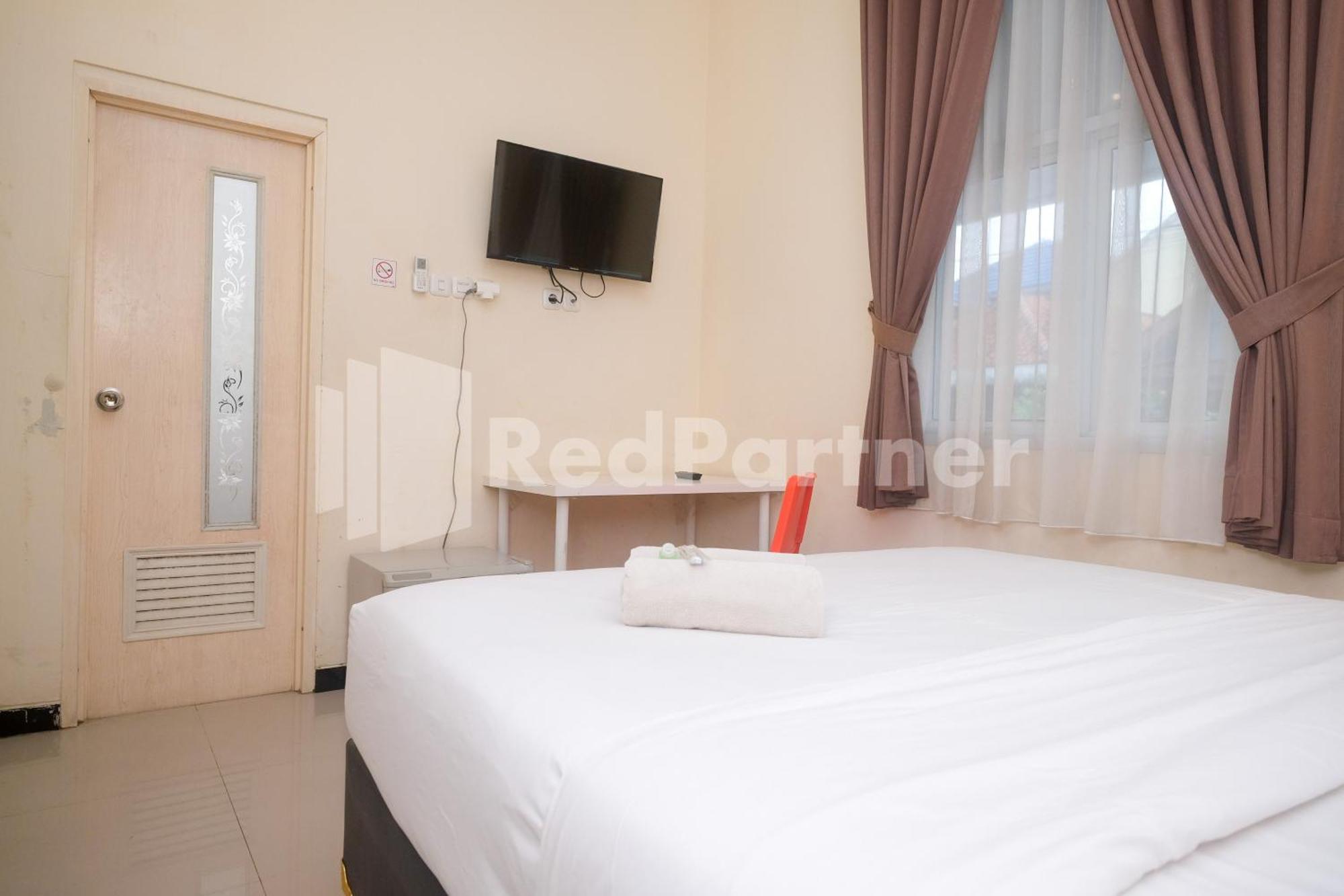Отель Griya Loka 2 Syariah Near Simpang Lima Mitra Reddoorz Семаранг Экстерьер фото